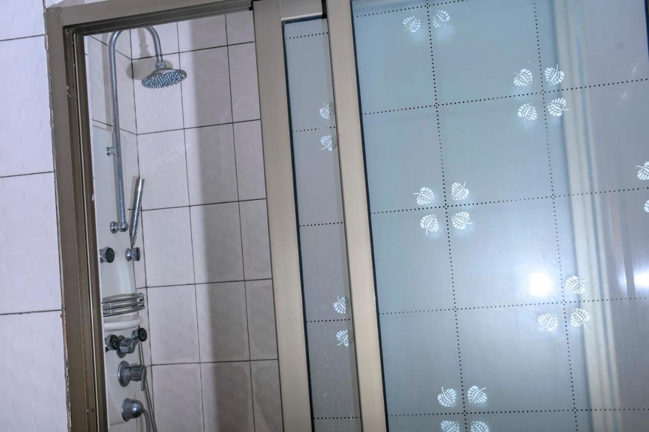 Kiriri Residence Hotel Бужумбура Экстерьер фото