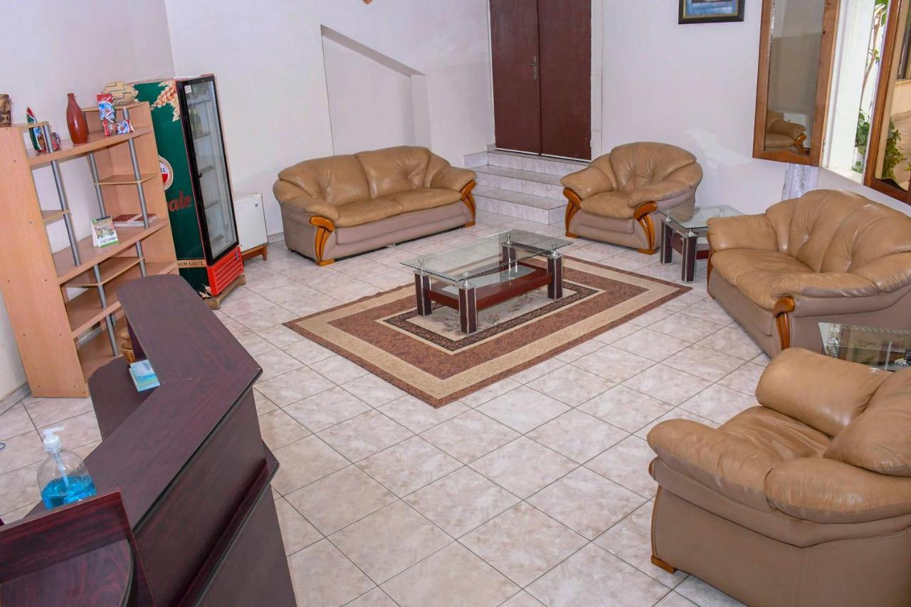 Kiriri Residence Hotel Бужумбура Экстерьер фото