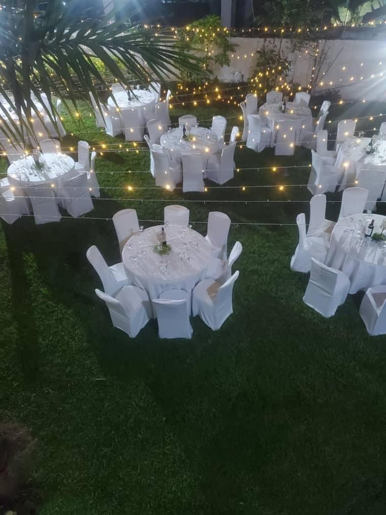 Kiriri Residence Hotel Бужумбура Экстерьер фото