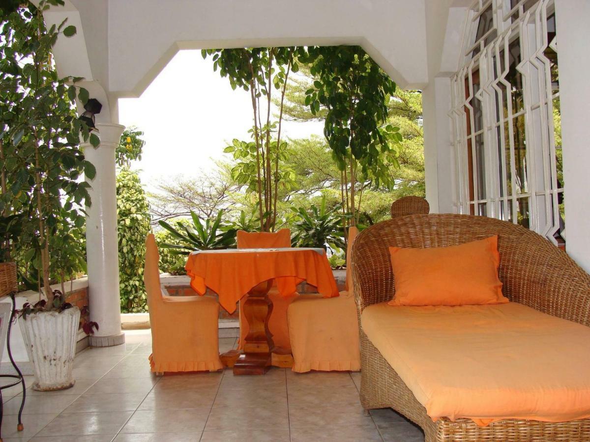 Kiriri Residence Hotel Бужумбура Экстерьер фото